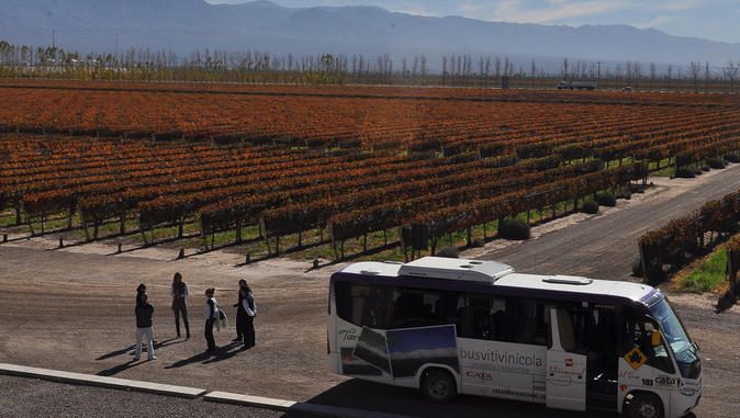 Wine Tourism-mendoza-hop-on-hop-off-wine-tour-in-mendoza