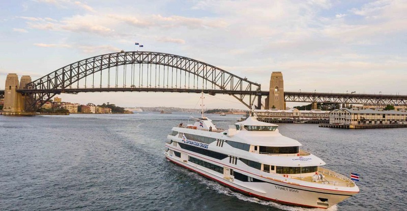 Enjoy Dinner On Sydney Harbour Cruise 
