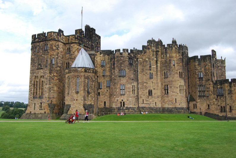 alnwick castle and garden