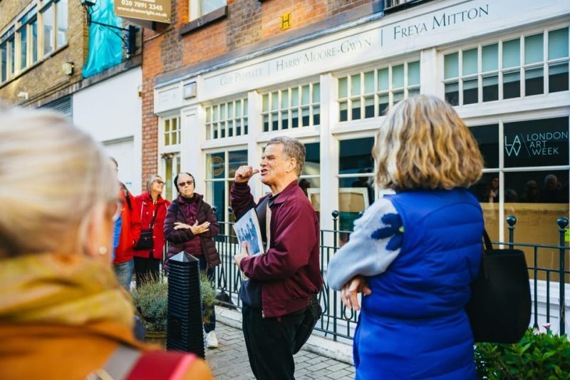 Role of a Tour Guide